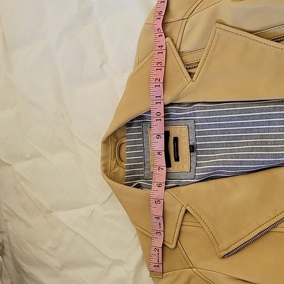 Jacket Massimo Dutti genuine sheep leather jacket, Color Cream Yellow, Size XS - Picture 8 of 15